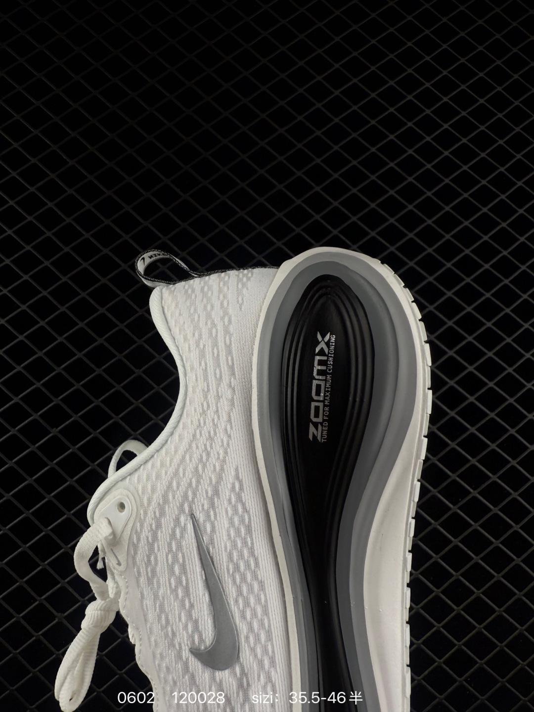 Nike Vomero Plus - 图片 8