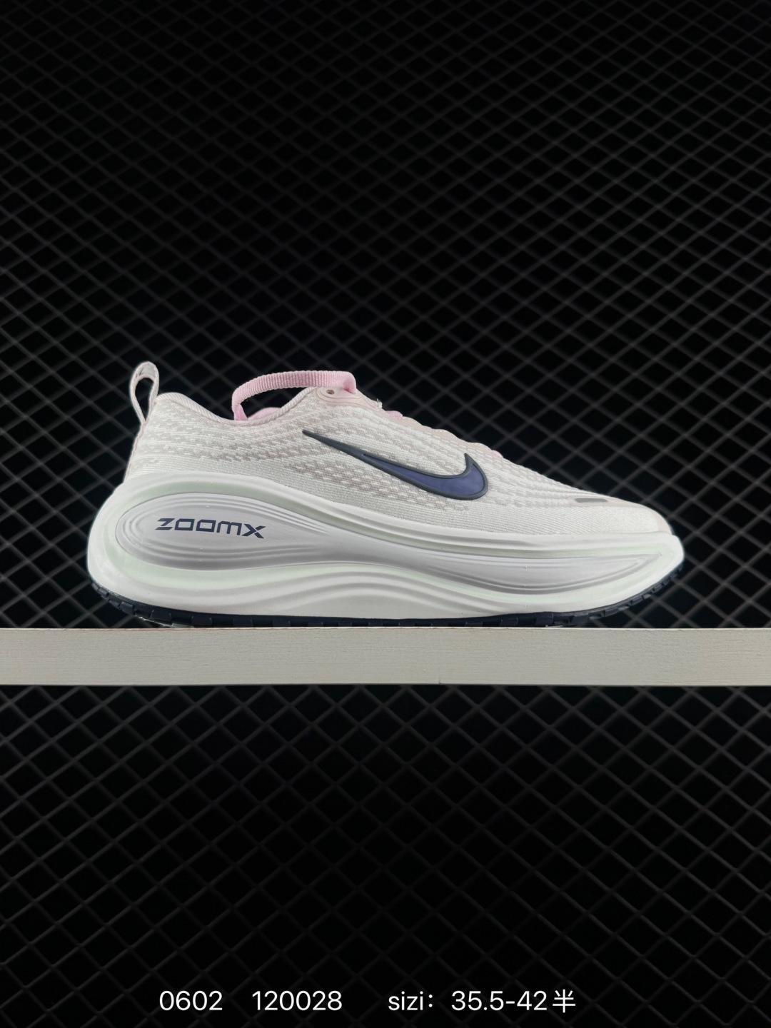 Nike Vomero Plus - 图片 2