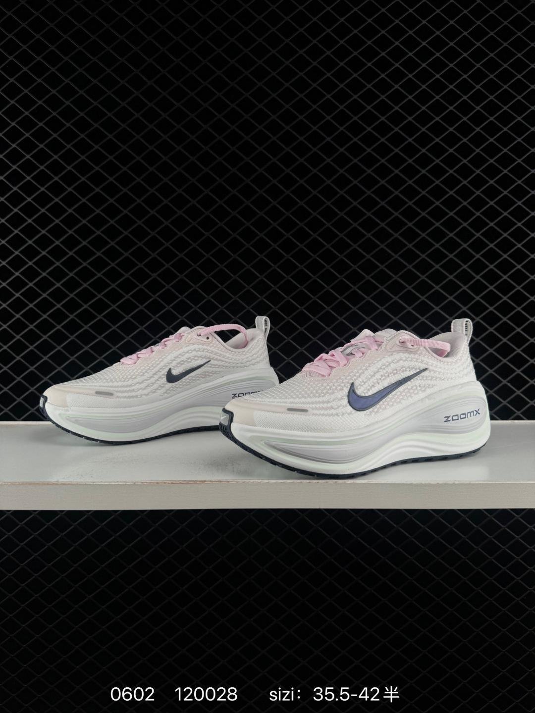 Nike Vomero Plus - 图片 6