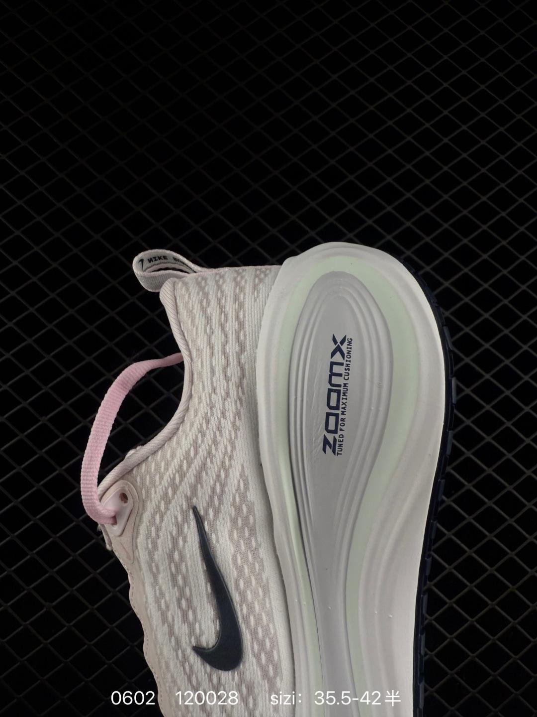 Nike Vomero Plus - 图片 8