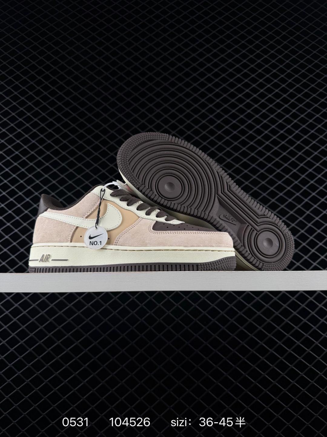 Nike AIR FORCE 1‘07