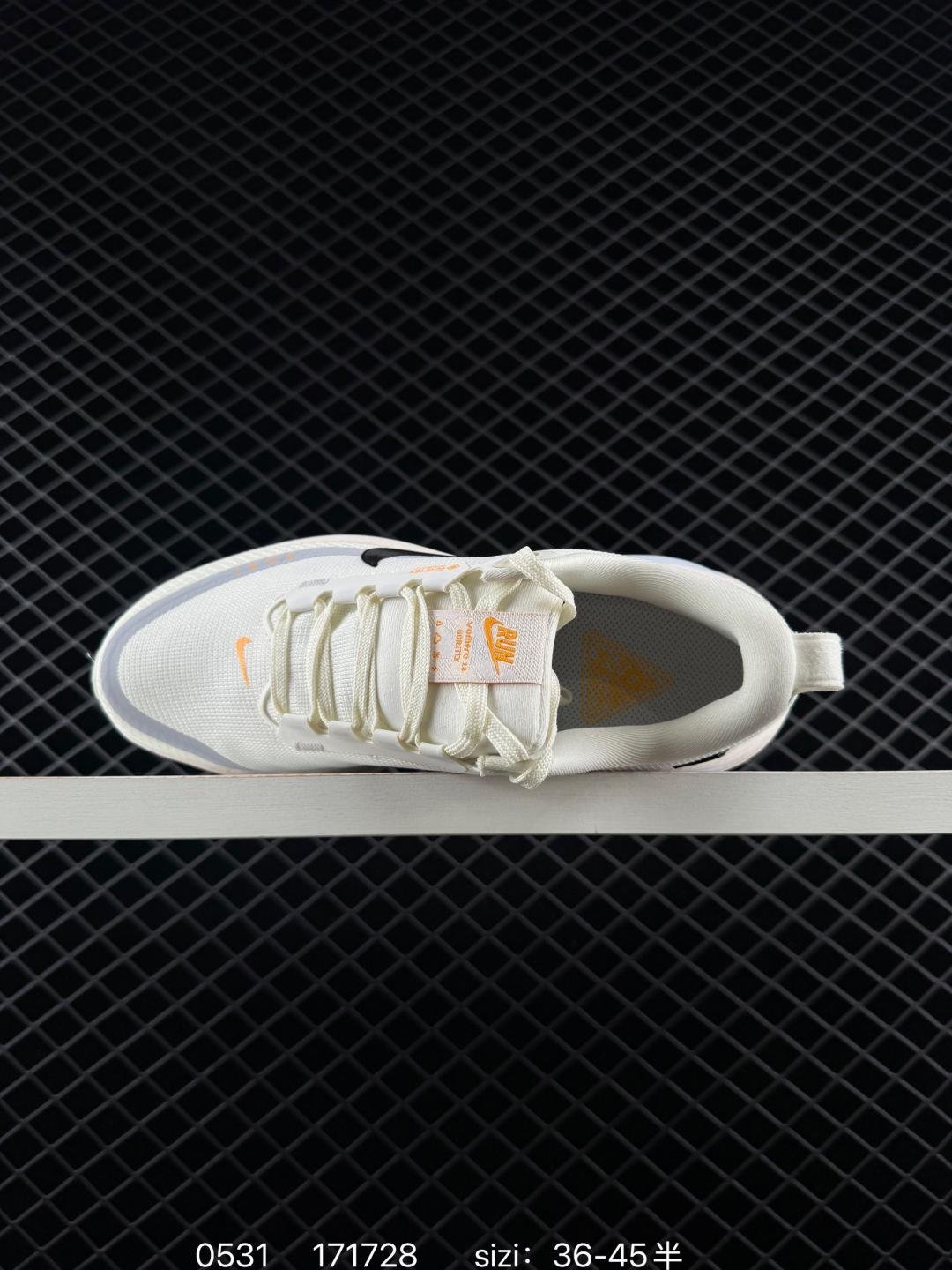 Nike Vomero 18 - 图片 4