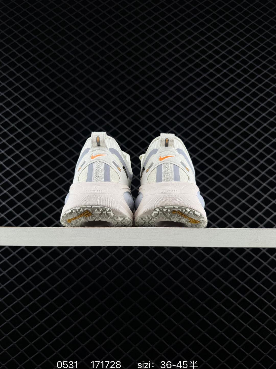 Nike Vomero 18 - 图片 5