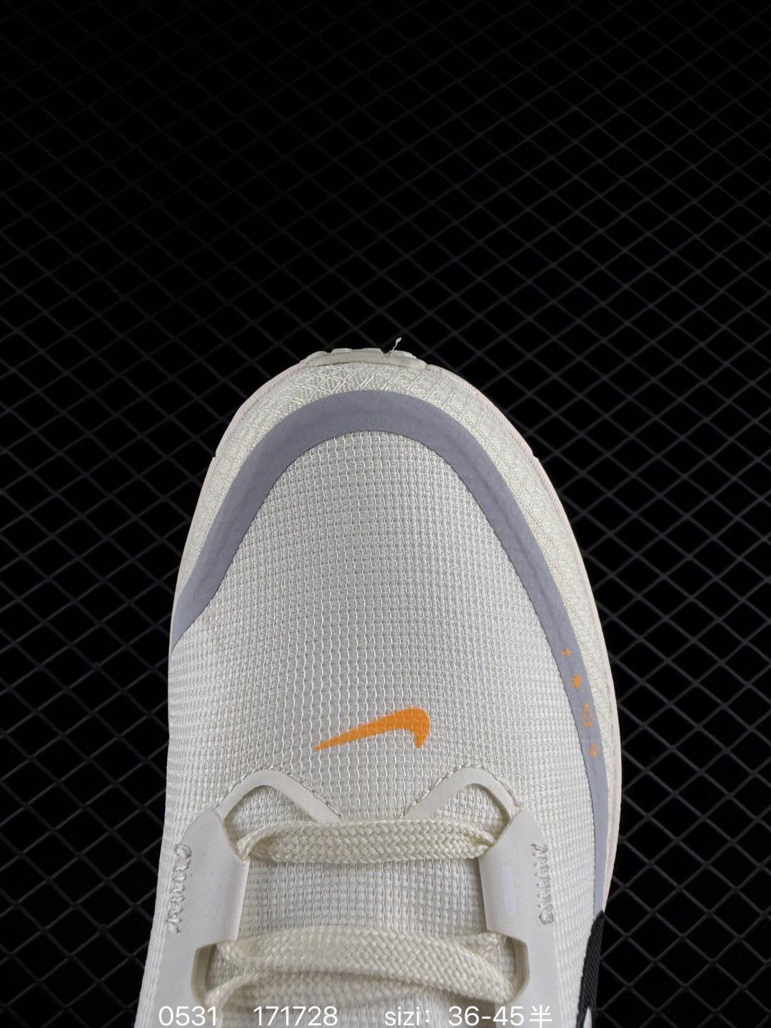 Nike Vomero 18 - 图片 9