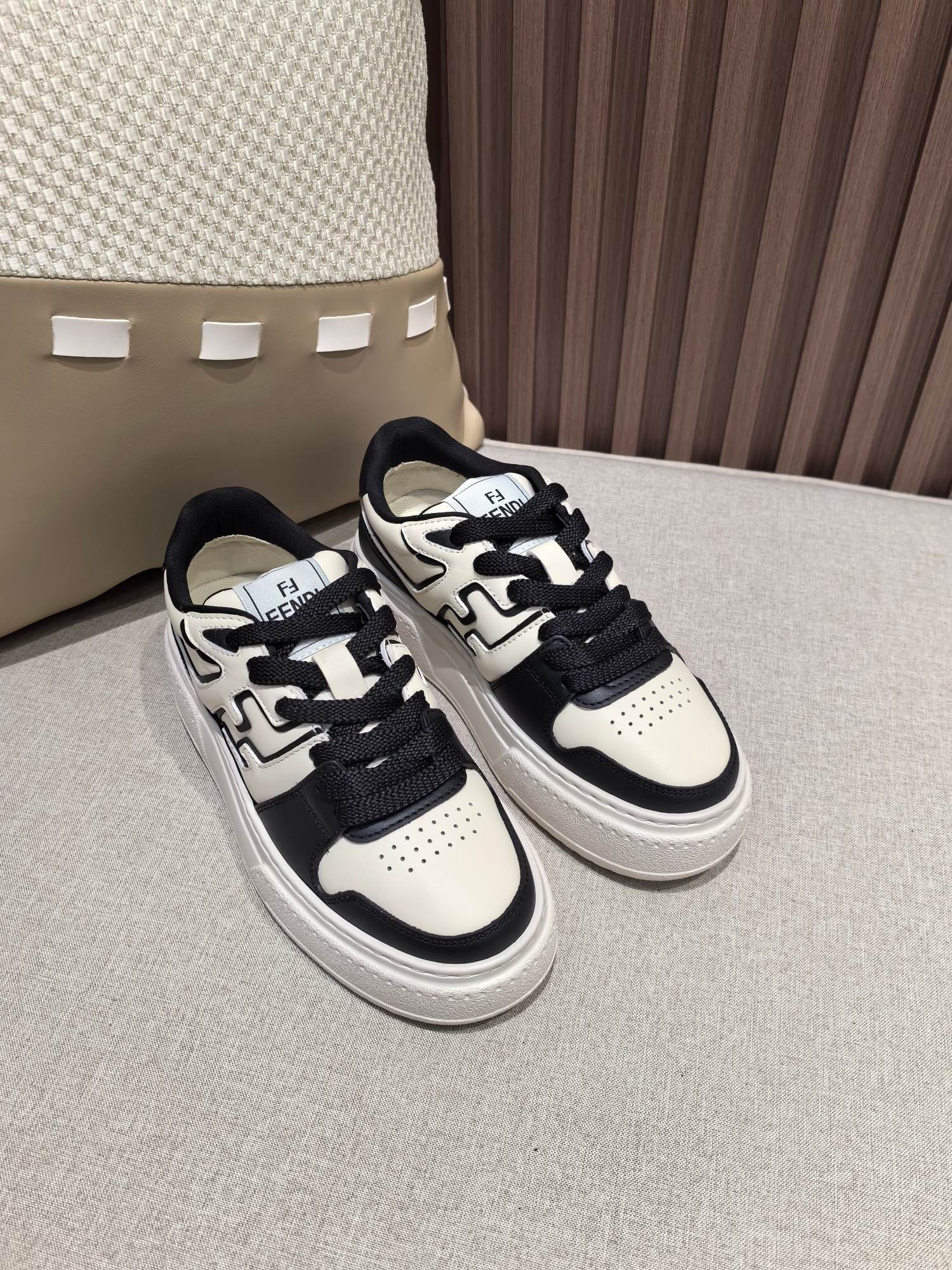 【LOUIS VUITTON】LV SHOES OG - 图片 2