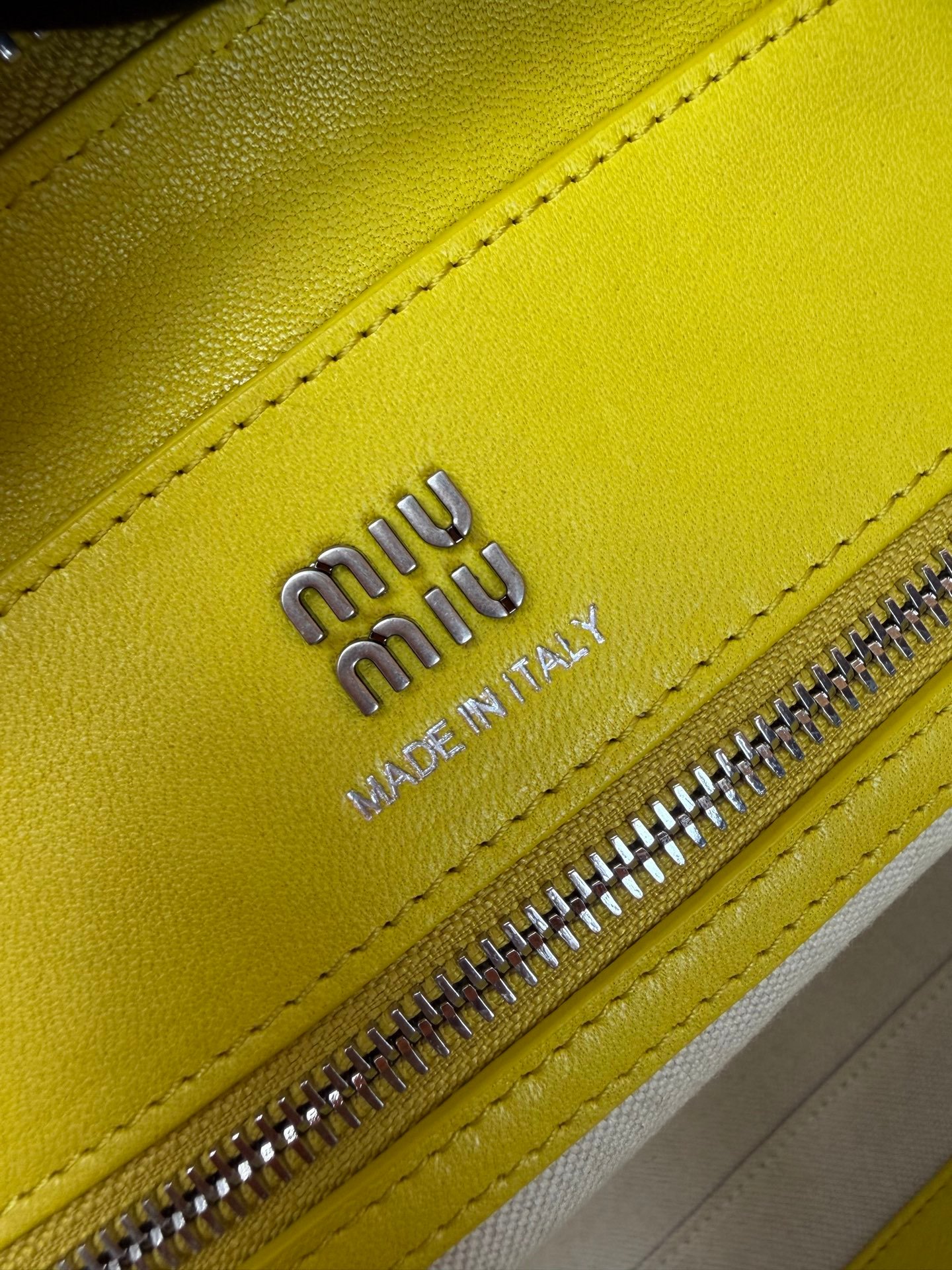 MiuMiu Bag OG - 图片 2