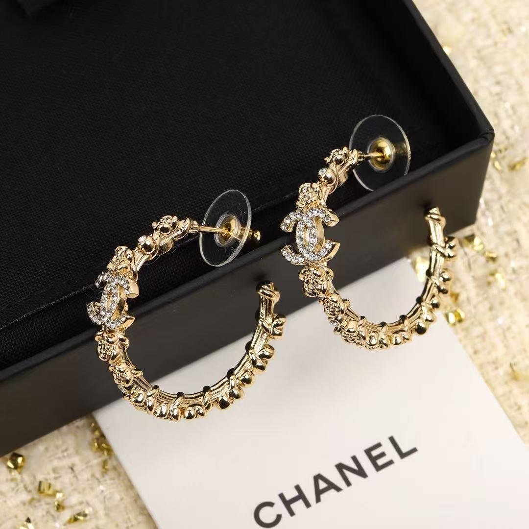 【Earrings】【Necklace】