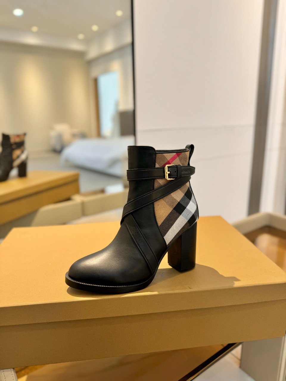 Burberry Shoes OG