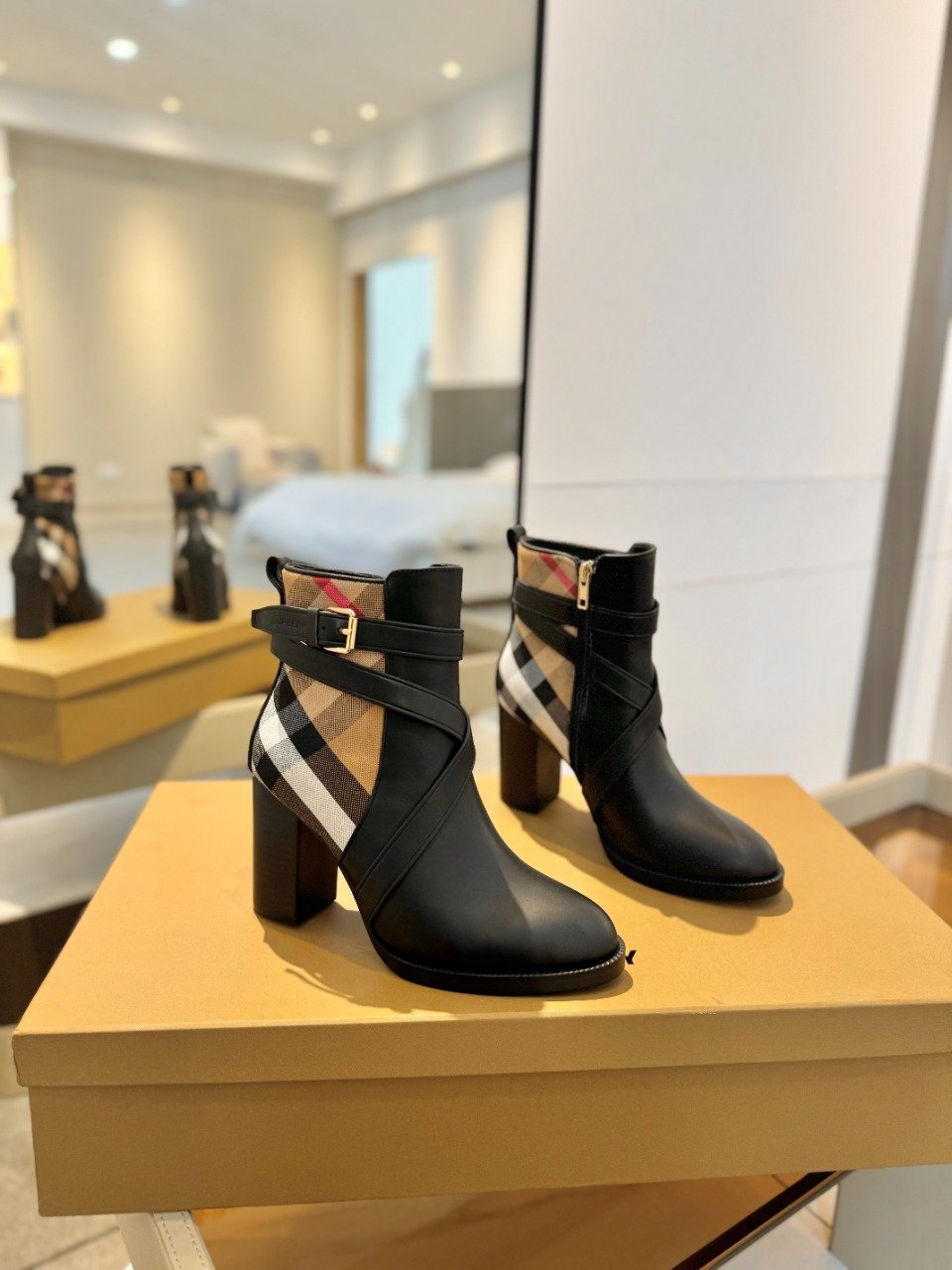 Burberry Shoes OG - 图片 2