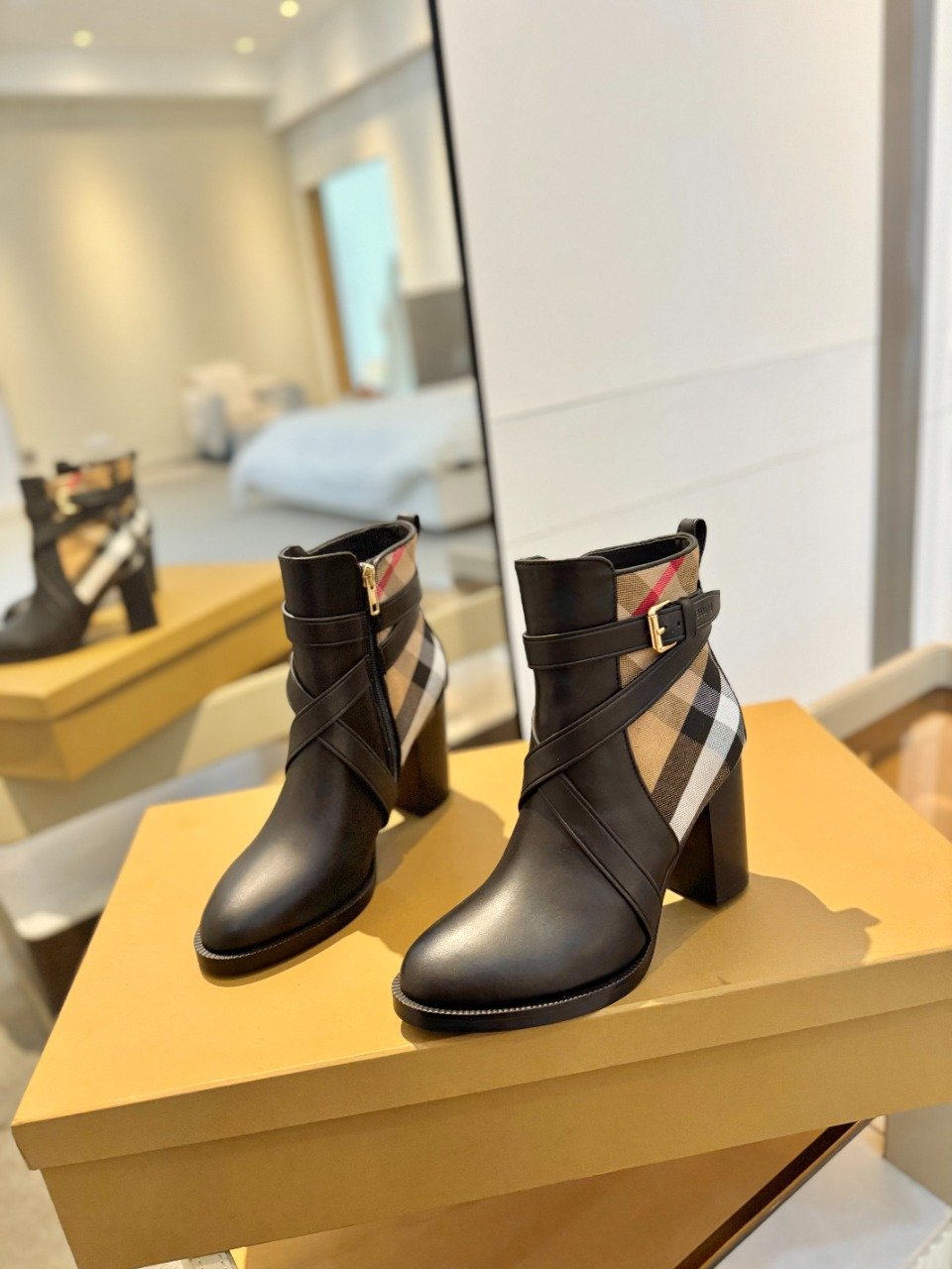 Burberry Shoes OG - 图片 3