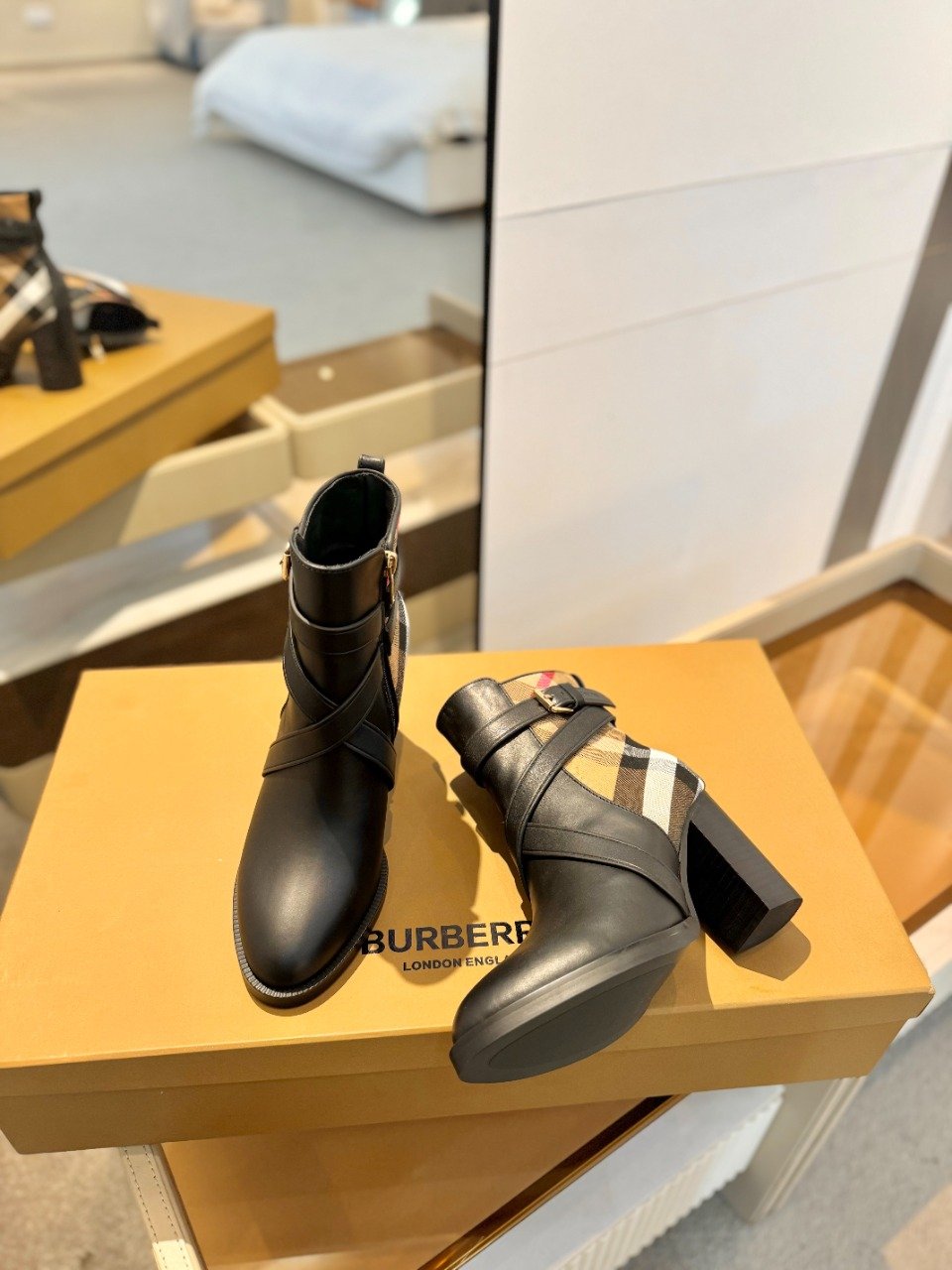 Burberry Shoes OG - 图片 6