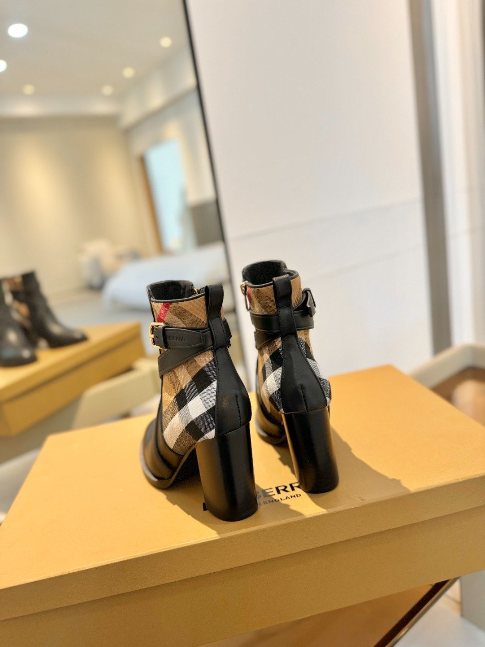 Burberry Shoes OG - 图片 7
