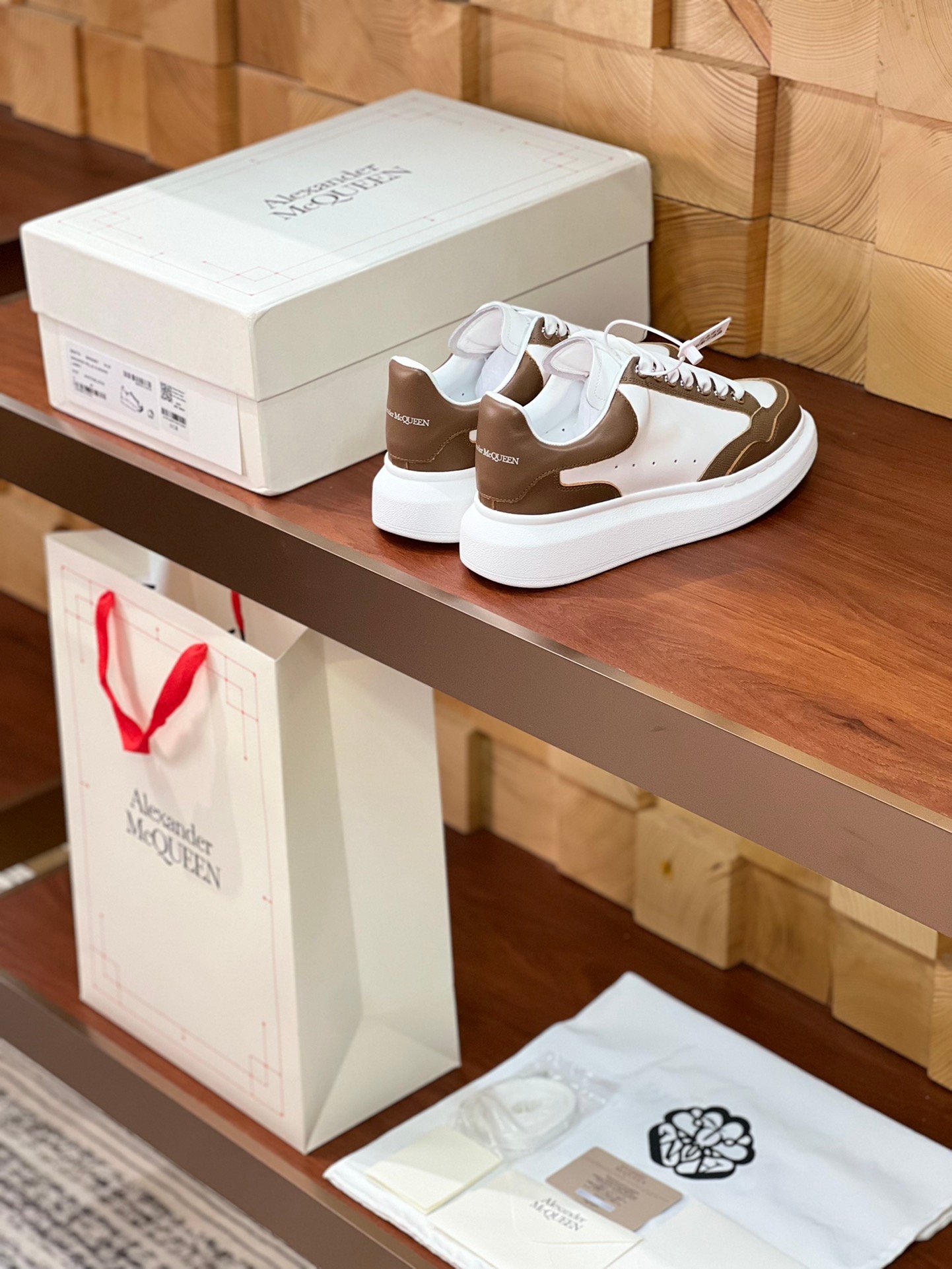 McQueen Shoes OG - 图片 2