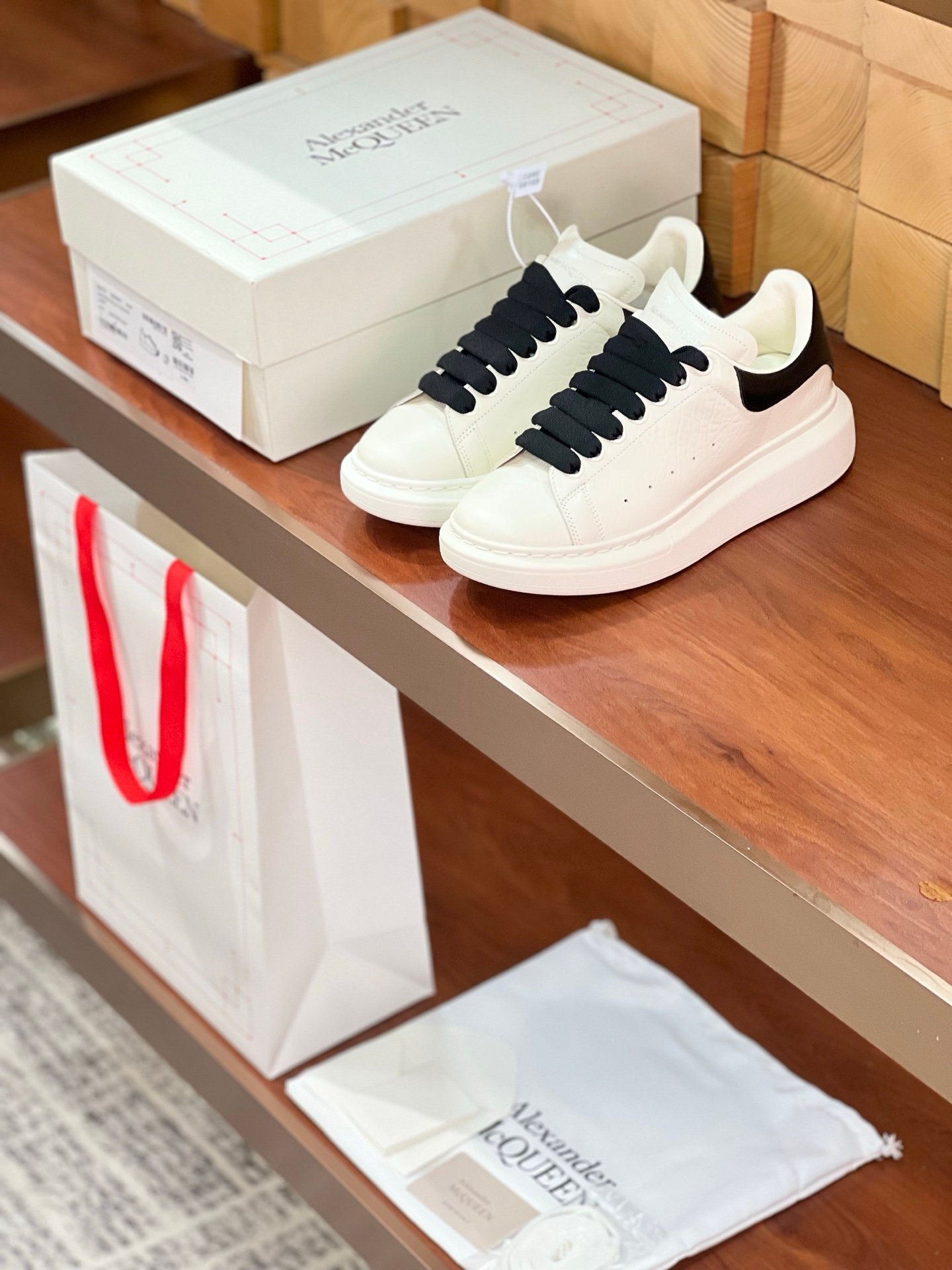 McQueen Shoes OG - 图片 3